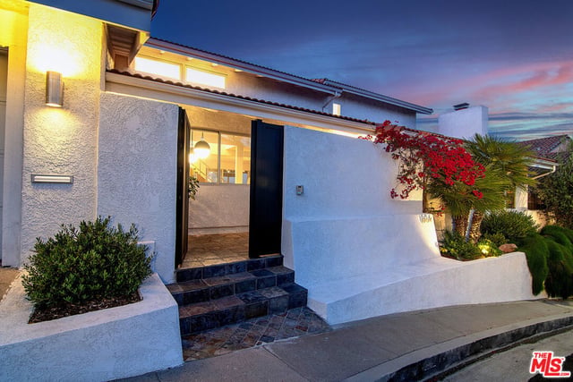 1904 N Crescent Heights Boulevard, Los Angeles, CA 90069 — photo 4 of 58