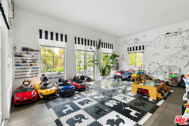 460 S Las Palmas Avenue, Los Angeles, CA 90020 — photo 19 of 45