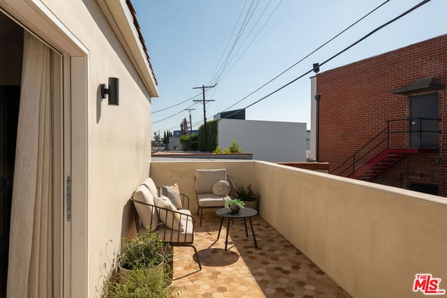 931 S Sycamore Avenue, Los Angeles, CA 90036 — photo 19 of 36
