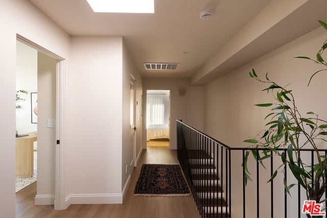931 S Sycamore Avenue, Los Angeles, CA 90036 — photo 25 of 36