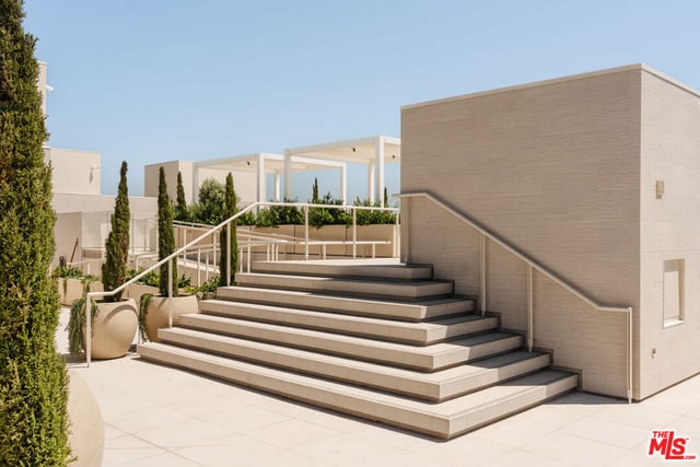 701 Ocean Avenue 309, Santa Monica, CA 90402 — photo 18 of 30
