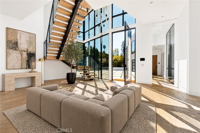 4653 Vanalden Avenue, Tarzana, CA 91356 — photo 3 of 59