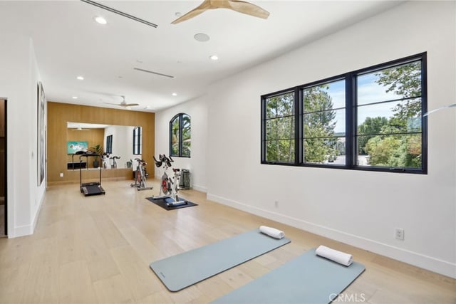 4261 TEMMA Court, Calabasas, CA 91302 — photo 14 of 43