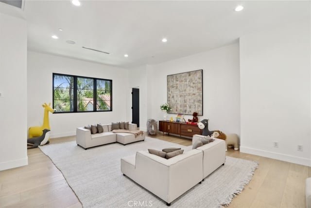4261 TEMMA Court, Calabasas, CA 91302 — photo 25 of 43