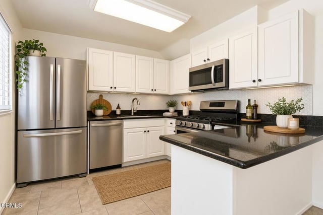 20224 Cohasset Street 9, Winnetka, CA 91306 — photo 5 of 40