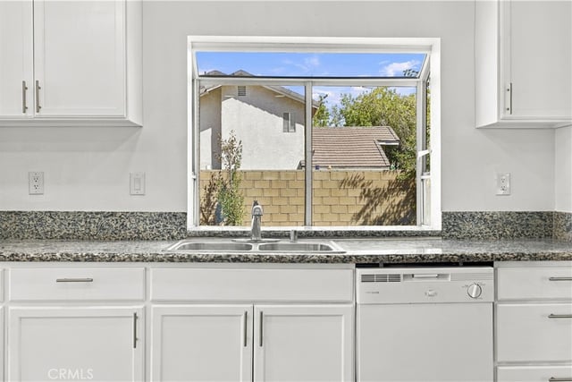 1563 E Kettering, Lancaster, CA 93535 — photo 9 of 26