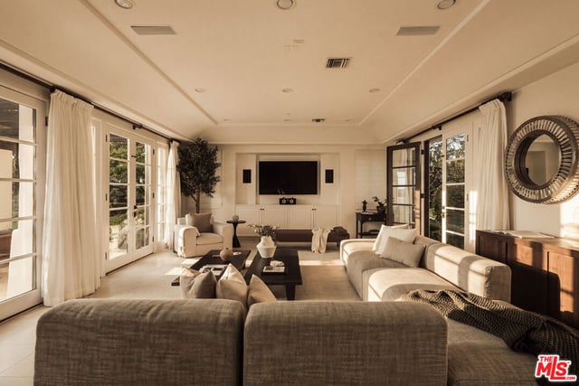 2481 Summitridge Drive, Beverly Hills, CA 90210 — photo 4 of 21
