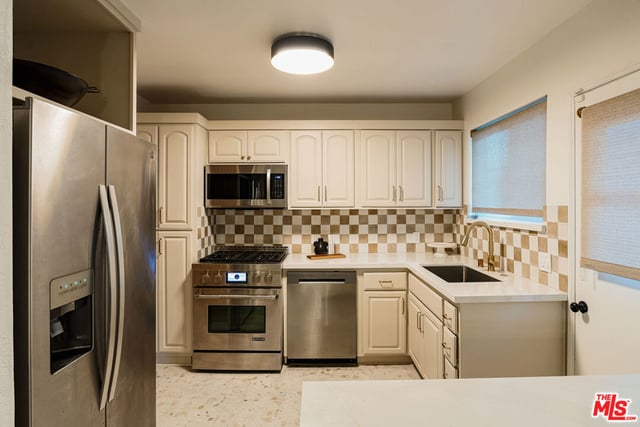 4507 W 142nd Street, Hawthorne, CA 90250 — photo 18 of 43