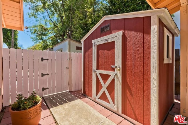 22716 Kittridge Street, Los Angeles, CA 91307 — photo 41 of 51