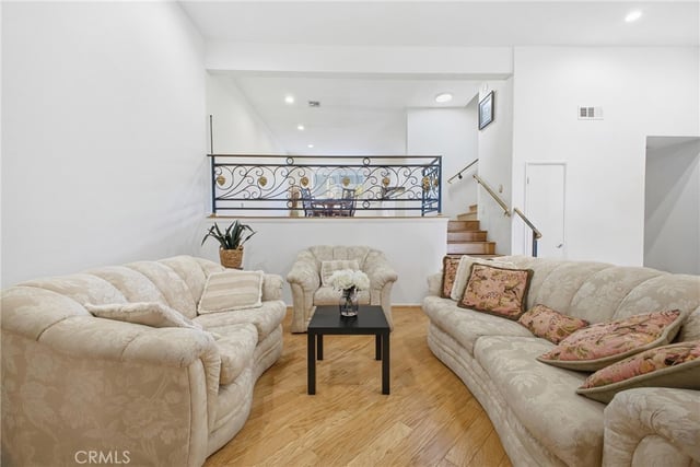 5477 Nestle Avenue 11, Tarzana, CA 91356 — photo 4 of 24