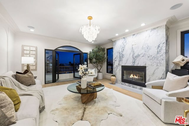 11923 Gorham Avenue 202, Los Angeles, CA 90049 — photo 11 of 50