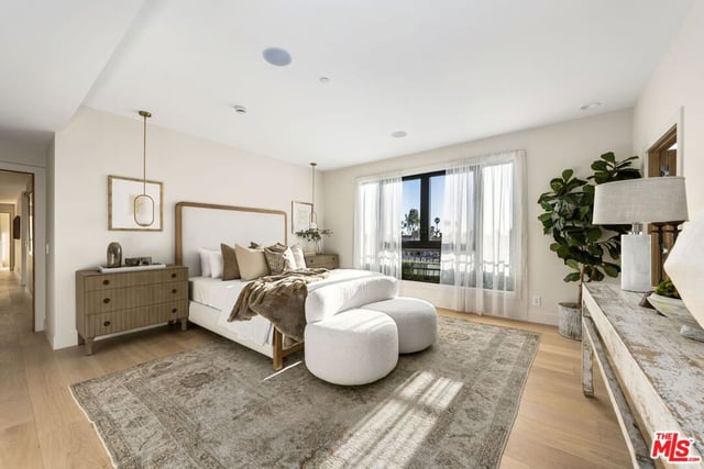 11923 Gorham Avenue 202, Los Angeles, CA 90049 — photo 30 of 50