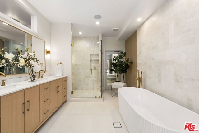 11923 Gorham Avenue 202, Los Angeles, CA 90049 — photo 34 of 50