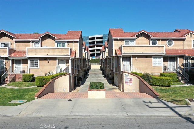 331 Genoa E, Monrovia, CA 91016 — photo 24 of 26