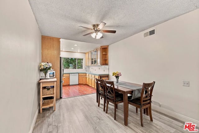 3166 S Sepulveda Boulevard 6, Los Angeles, CA 90034 — photo 4 of 18