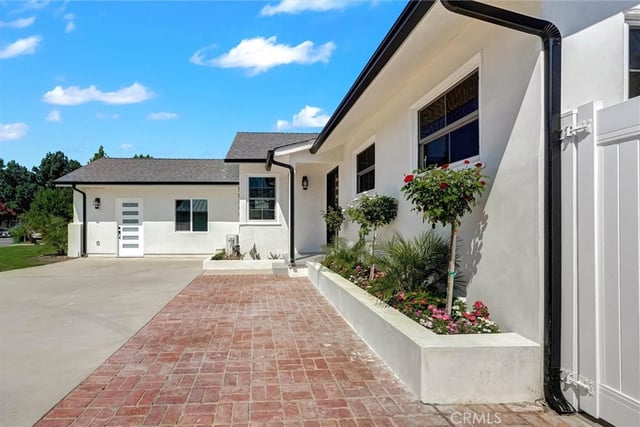 7746 Sunnybrae, Los Angeles, CA 91306 — photo 3 of 50
