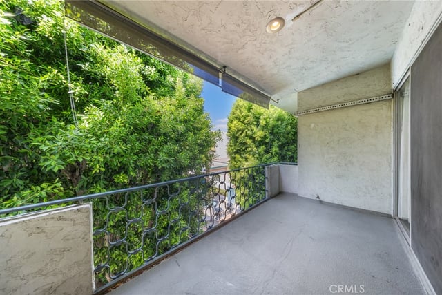 985 E California 306, Pasadena, CA 91106 — photo 24 of 53