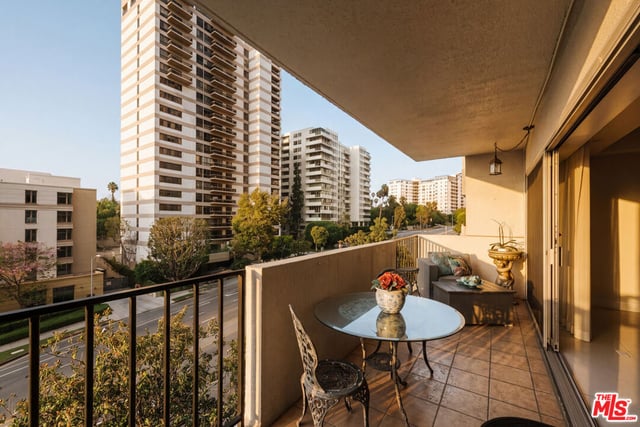 10450 Wilshire Boulevard 4J, Los Angeles, CA 90024 — photo 9 of 26