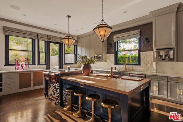 601 S Windsor Boulevard, Los Angeles, CA 90005 — photo 12 of 32