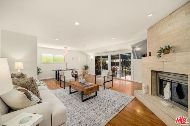 9134 Swinton Avenue, North Hills, CA 91343 — photo 4 of 34