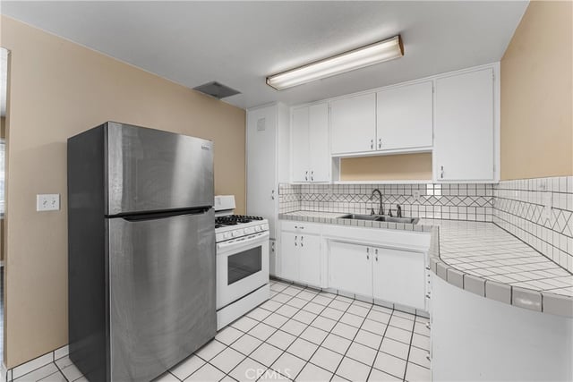 41726 55th W, Lancaster, CA 93536 — photo 14 of 47