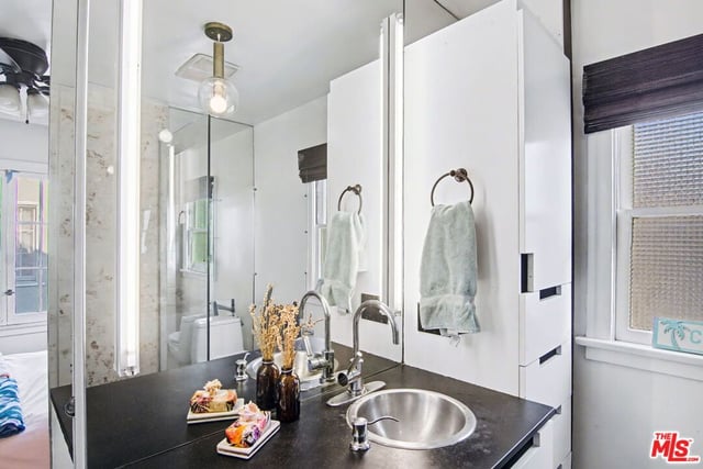 6204 Banner Avenue 2, Los Angeles, CA 90038 — photo 17 of 23