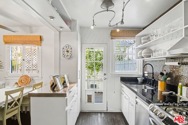 6204 Banner Avenue 2, Los Angeles, CA 90038 — photo 9 of 23
