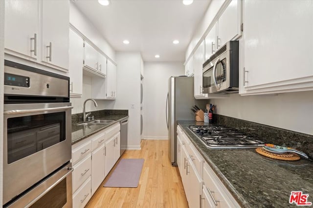 11947 Dorothy Street 203, Los Angeles, CA 90049 — photo 8 of 30