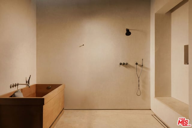 3062 Queensbury Drive, Los Angeles, CA 90064 — photo 15 of 33