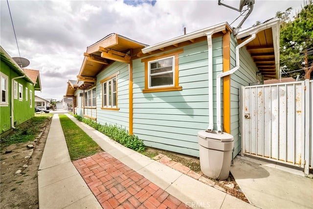 1705 W 52nd, Los Angeles, CA 90062 — photo 4 of 44