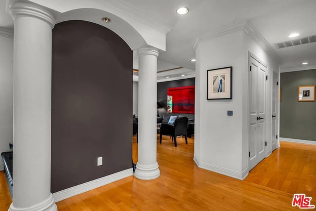 6020 S Halm Avenue, Los Angeles, CA 90056 — photo 12 of 55
