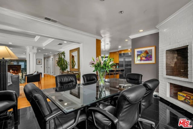 6020 S Halm Avenue, Los Angeles, CA 90056 — photo 16 of 55