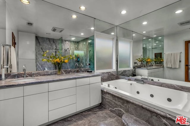 6020 S Halm Avenue, Los Angeles, CA 90056 — photo 31 of 55