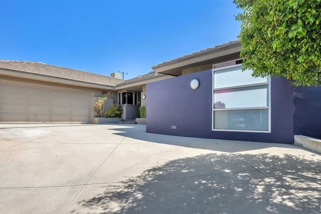 6020 S Halm Avenue, Los Angeles, CA 90056 — photo 5 of 55