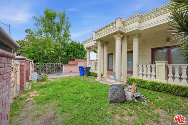 621 Westbourne Drive, West Hollywood, CA 90069 — photo 9 of 11