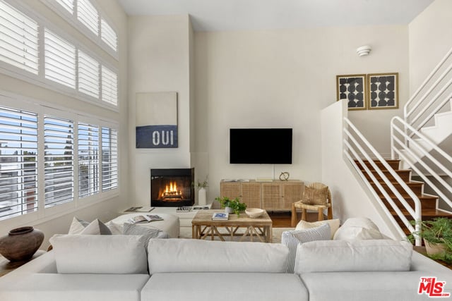 1214 14th Street 203, Santa Monica, CA 90404 — photo 3 of 25