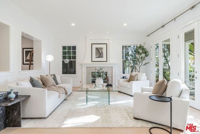 1014 El Medio Avenue, Los Angeles, CA 90272 — photo 4 of 48