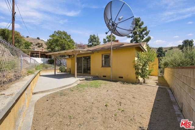 8501 Petaluma Drive, Los Angeles, CA 91352 — photo 25 of 31
