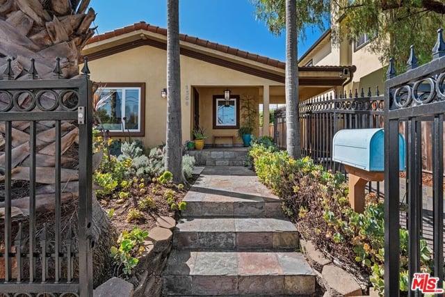 1659 Ellsmere Avenue, Los Angeles, CA 90019 — photo 2 of 40
