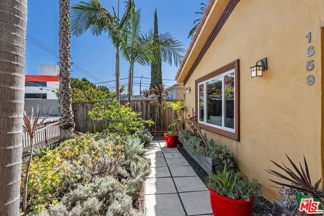 1659 Ellsmere Avenue, Los Angeles, CA 90019 — photo 4 of 40