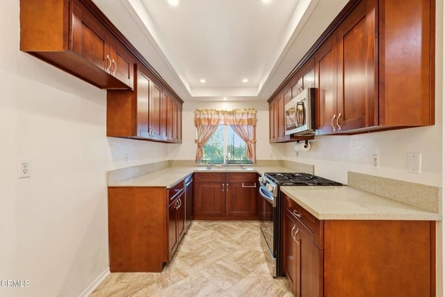 408 Burchett Street 11, Glendale, CA 91203 — photo 10 of 25