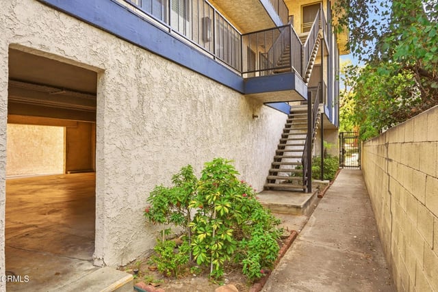 408 Burchett Street 11, Glendale, CA 91203 — photo 21 of 25