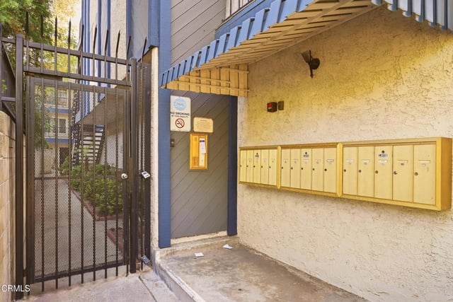 408 Burchett Street 11, Glendale, CA 91203 — photo 3 of 25