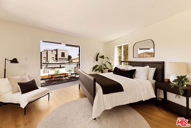 6837 Cahuenga Park Trail, Los Angeles, CA 90068 — photo 15 of 46