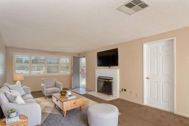 218 Warren Avenue, Santa Paula, CA 93060 — photo 2 of 19