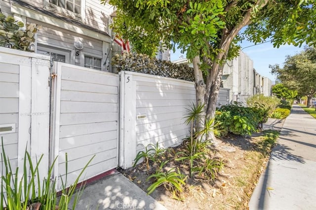 1731 E 68th 5, Long Beach, CA 90805 — photo 2 of 74