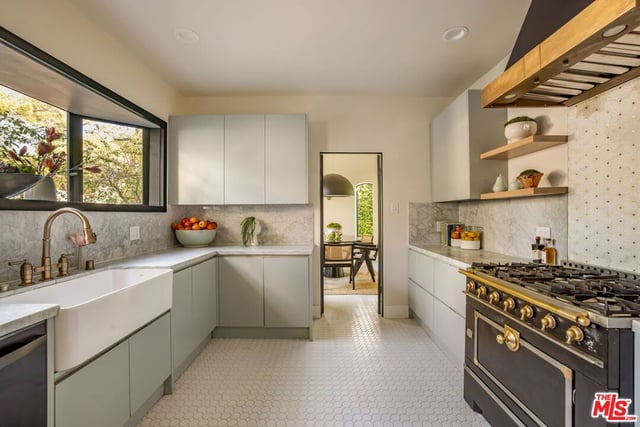 3225 Oakshire Drive, Los Angeles, CA 90068 — photo 15 of 71