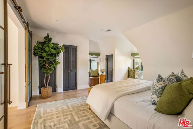 3225 Oakshire Drive, Los Angeles, CA 90068 — photo 21 of 71