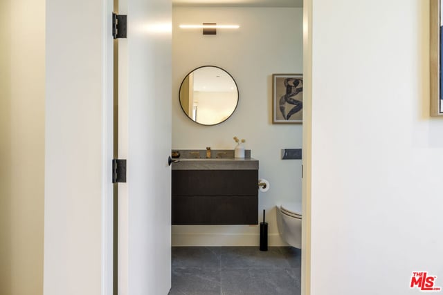 923 N Hilldale Avenue, West Hollywood, CA 90069 — photo 34 of 51