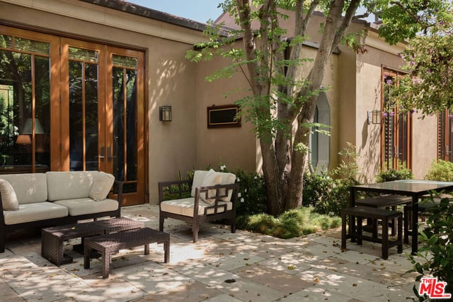 414 Lomond Avenue, Los Angeles, CA 90024 — photo 24 of 37